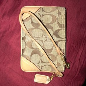 Coach wristlet, great condition